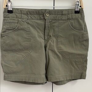 :Price Firm: Columbia Green Khaki Hiking Shorts